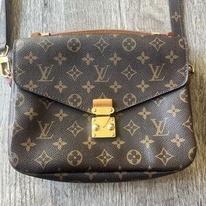 Louis Vuitton Monogram Crossbody Bag - Brown